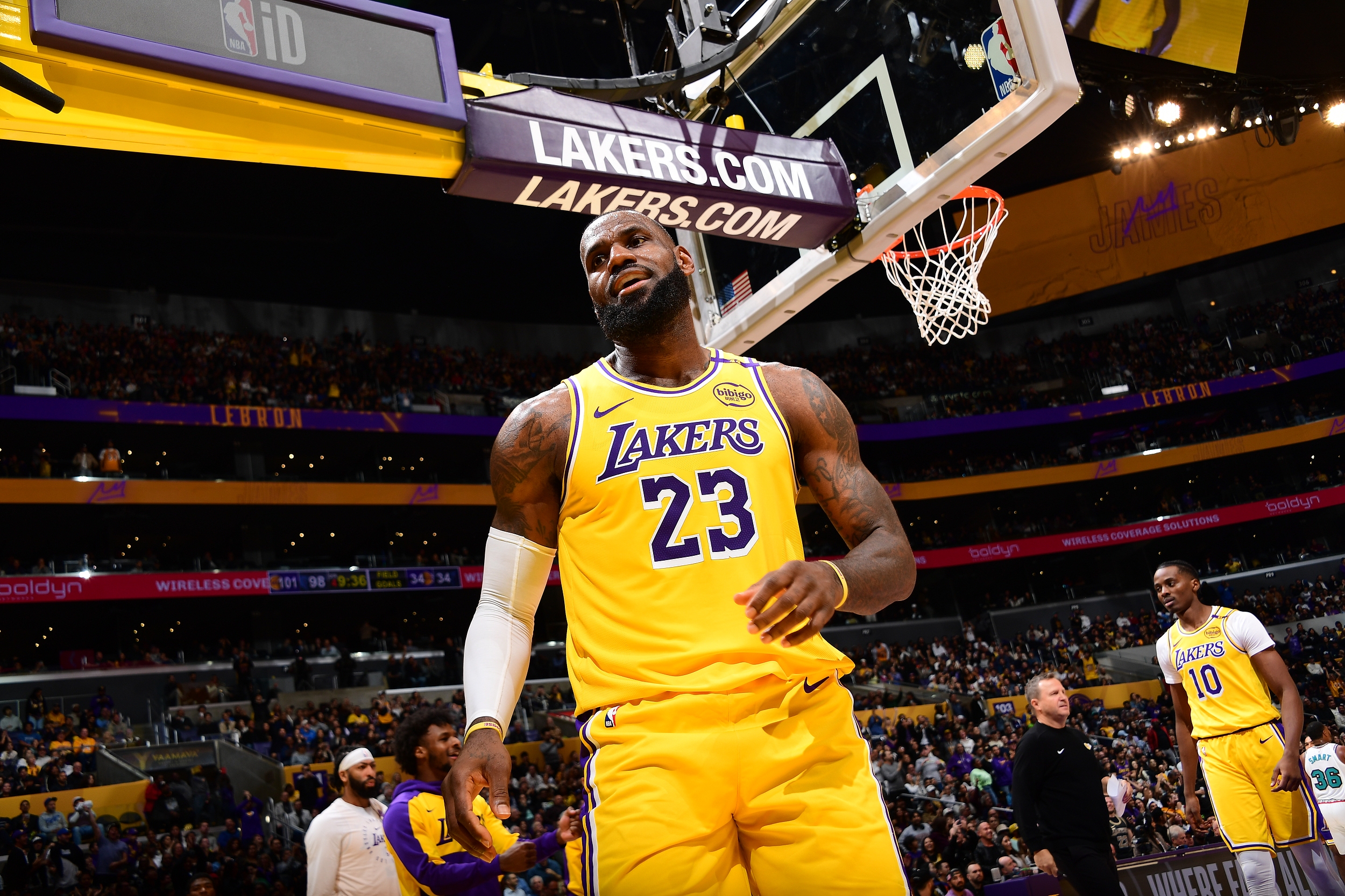 超越乔丹！詹姆斯成NBA史上获得MVP选票最老球员，最年轻也是他