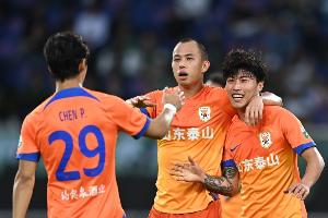 九游app最新版下载安装-记者：崔康熙训练前与黄政宇单独沟通 大概率在复盘国足丢球