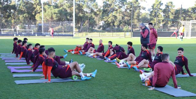 九游app最新版下载安装-​马德兴：中国足球继续为业余交学费 足协该醒醒了