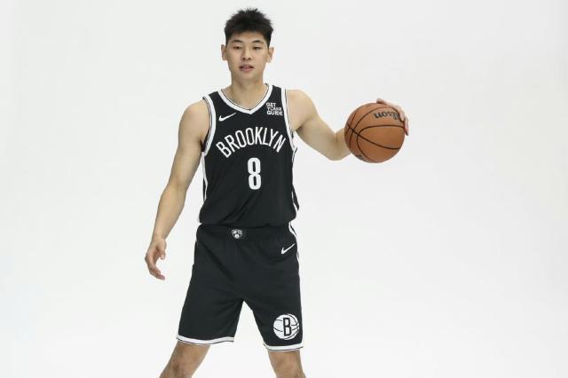 九游app下载最新版本-和天才高中生抢机会 崔永熙感觉NBA季前赛很爽