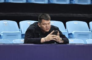 九游app下载最新版本-媒体人：广东操作难度远高于苏伟一换五 朱芳雨不愧为CBA抄底的神