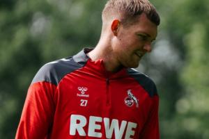 九游app下载最新版本-3度重伤！26岁科隆中卫1年半内三度十字韧带撕裂，随即获得续约