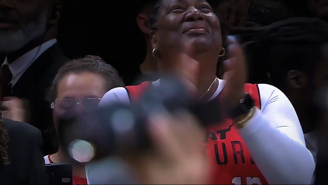 九游app最新版下载安装-永远不要拒绝妈妈的电话，从拖车屋小孩到83分的NBA历史先生！